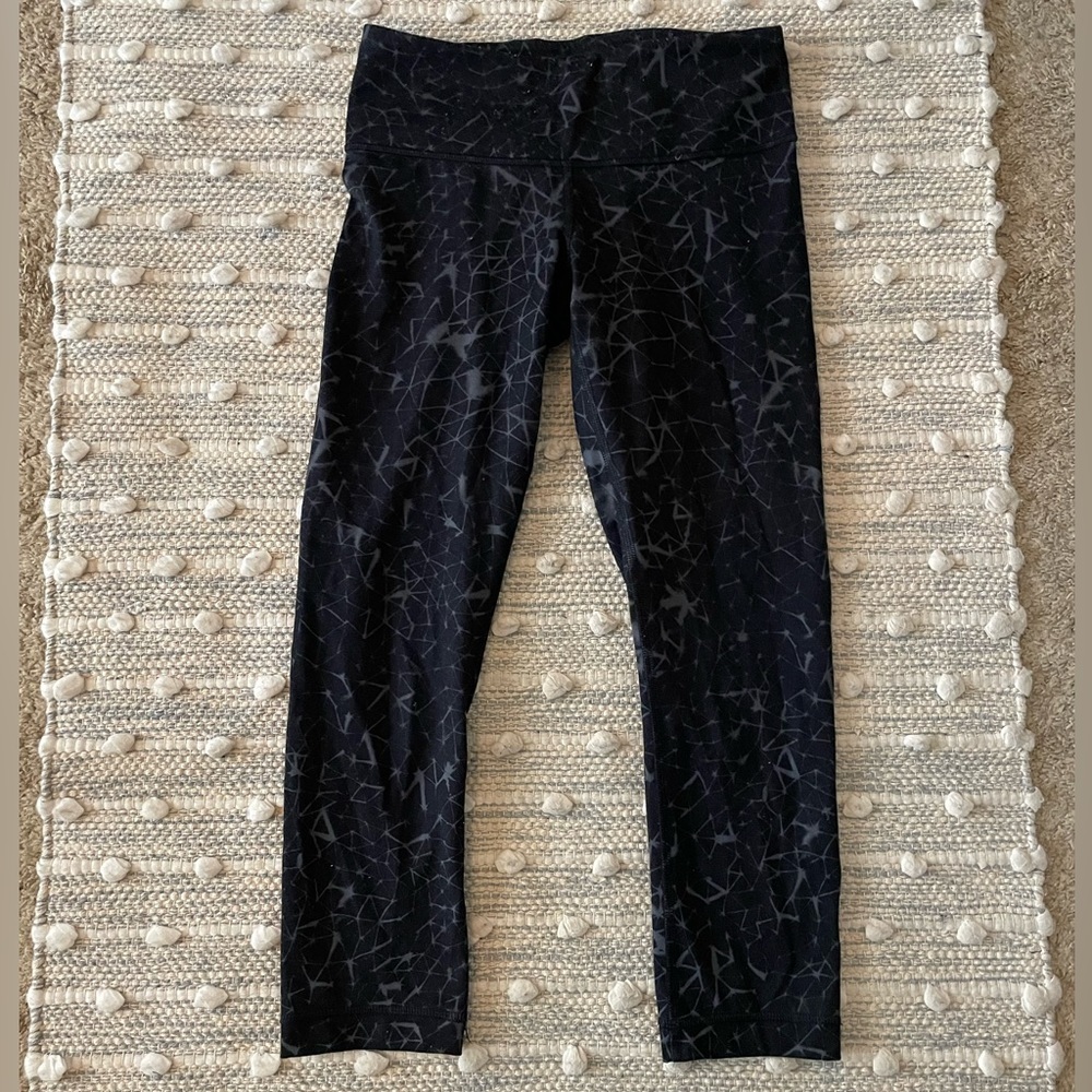 Lululemon size 4 cropped leggings
